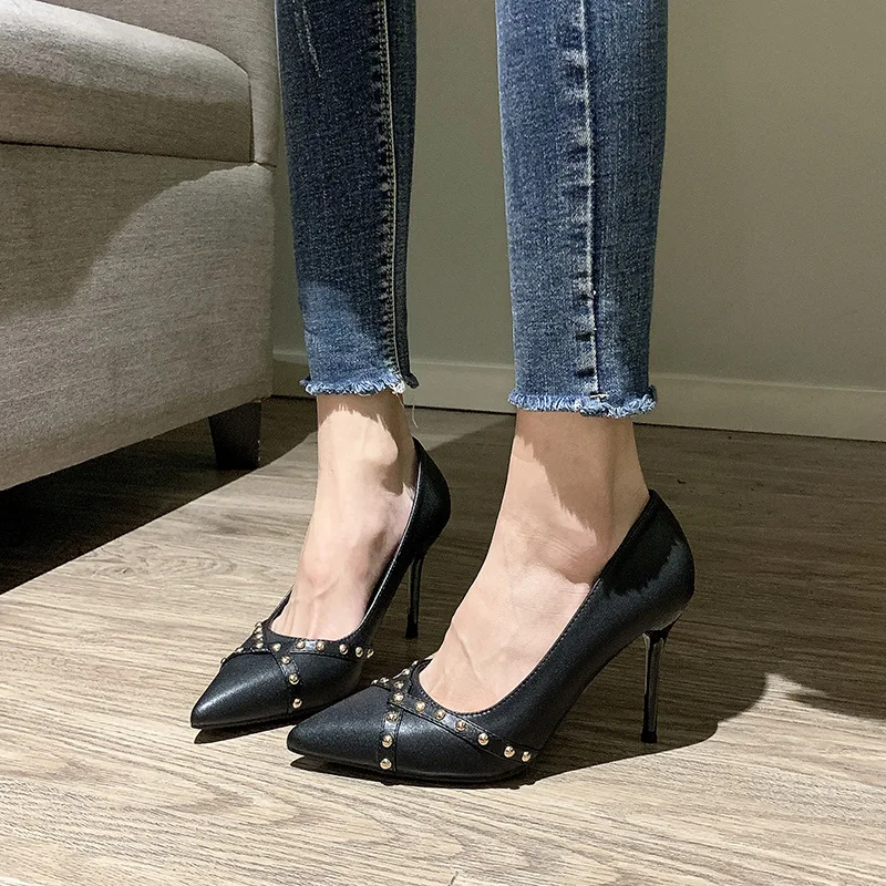 

2019 Autumn New Style Pointed-Toe Thin Heeled High Heel Shoes Semi-high Heeled Size Code WOMEN'S Shoes Rivet Comfortable Versati