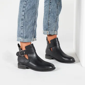 

Ankle Boots Shoes Women Warm Martin Boots Brand Autumn Ladies Ankle Boots Plush Cross-tied Female botas mujer Metal Decoration