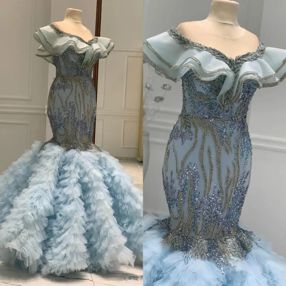 Luxe Light Sky Blue Avondjurken Sheer Hals Lovertjes Mermaid Prom Dress Arabische Tiered Rokken Formele Meisjes Pageant Gown Luxe Light Sky Blue Avondjurken Sheer Hals Lovertjes Mermaid Prom Dress Arabische Tiered Rokken Formele Meisjes Pageant Gown