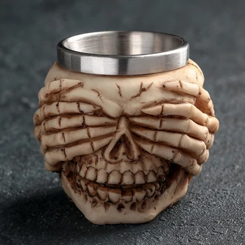 

A stack of 70 ml "Skull"