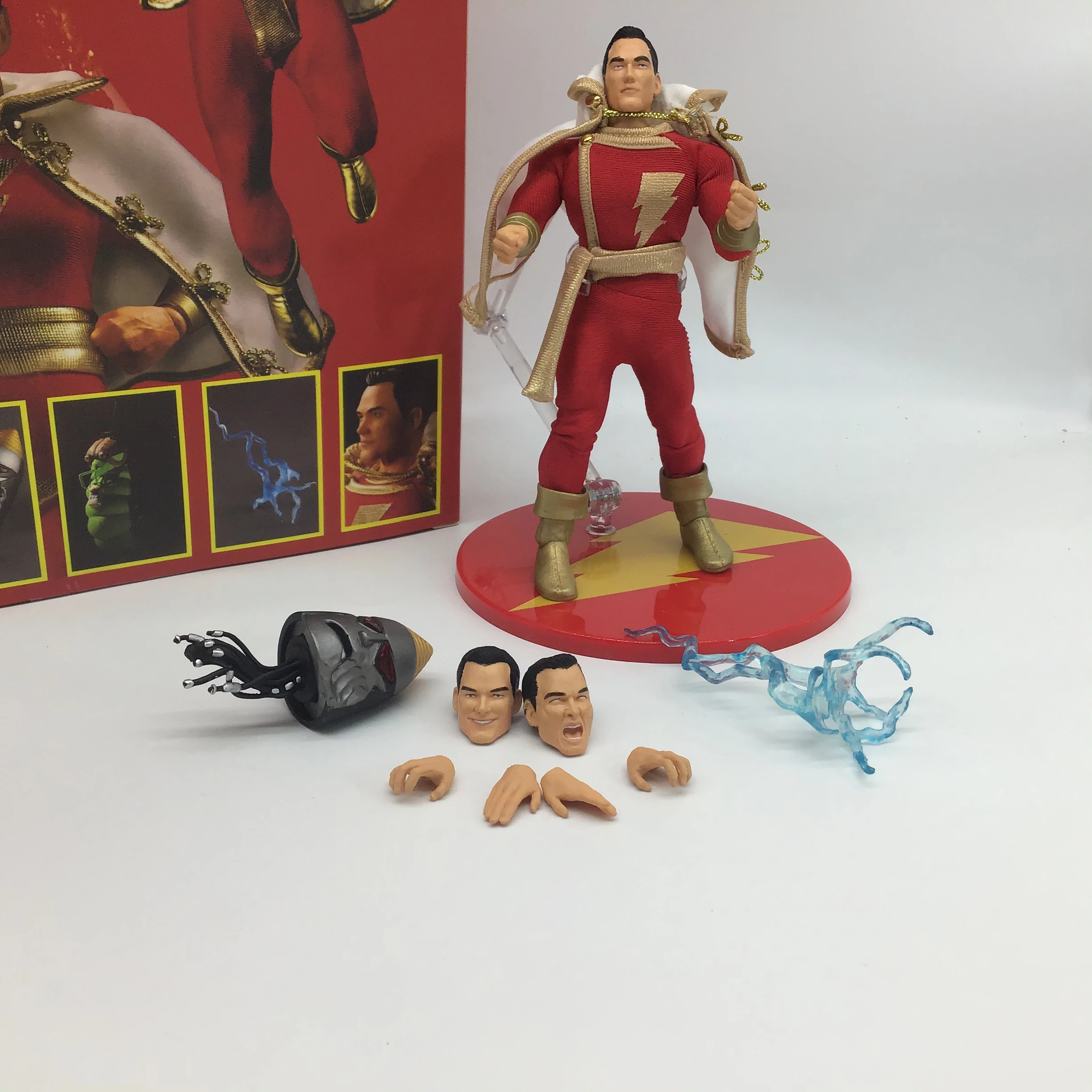 Mezco One 12 Shazam Captain Marvel Billy Batson Dc Comicfiguren