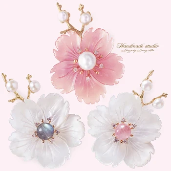 

CCijiNG Freshwater Pearls Flower Brooches For Women Jewelry Lady Sweater Suit designer Christmas Gift Handmade Jewelry XZ2021