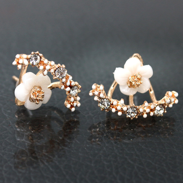 Cute Small Daisy Flowers Stud Earrings For Women Korean Sweet crystal Flower Earring Girls Fashion Elegant Jewelry