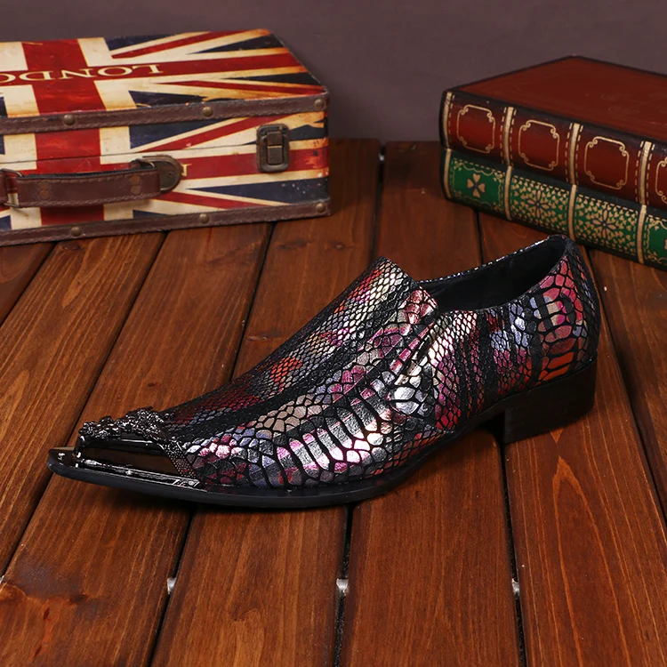 Christia Bella Metal Carved Flowers Pointed Toe Man Plus Size Shoes Multicolor Serpentine Genuine Leather Men's Nightclub Shoes - Цвет: Многоцветный