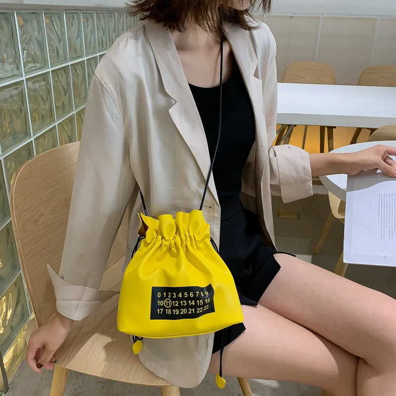 

New Type of Arabic Number Single Shoulder Slant Women's Bag with Water Bucket in 2019
