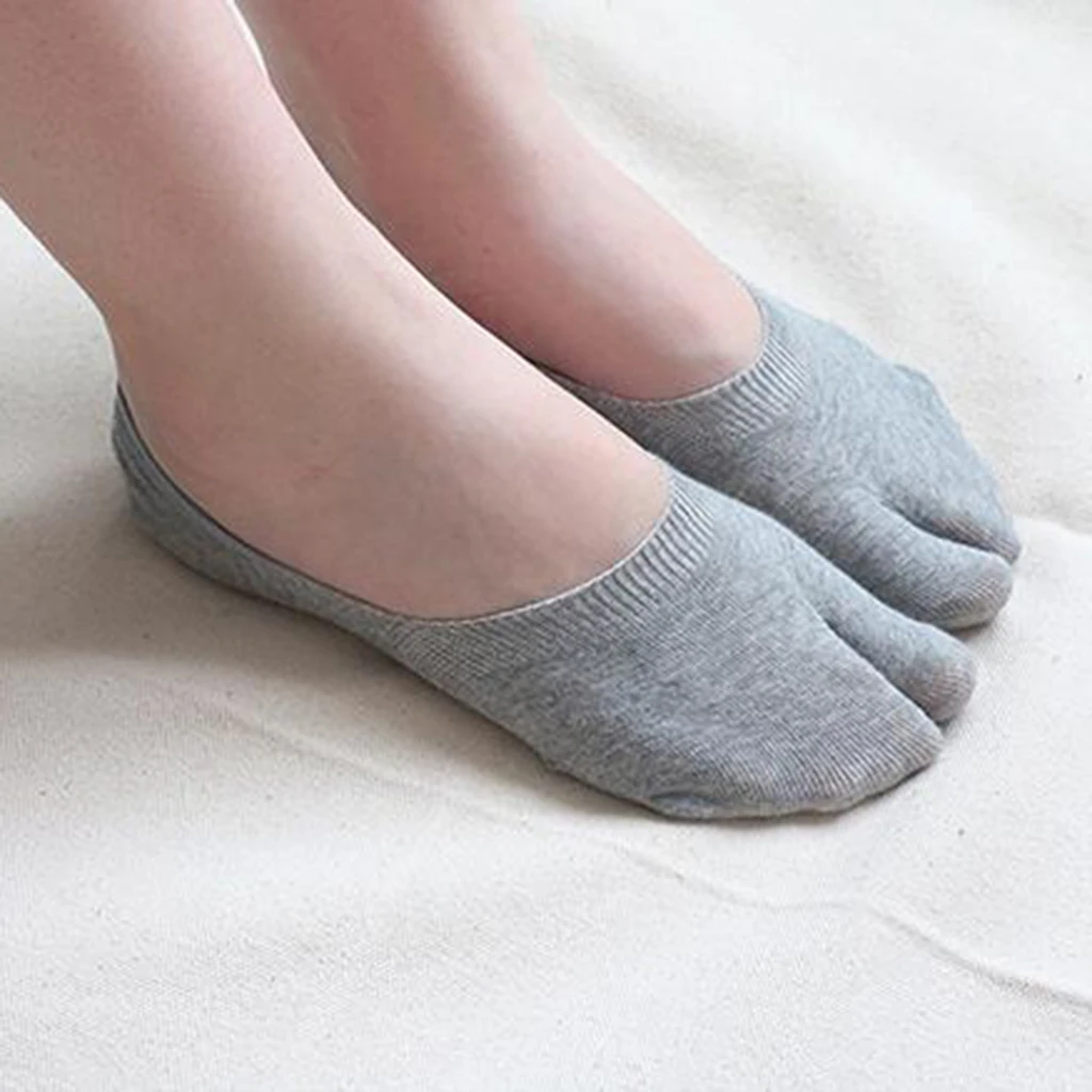 1 Pair Women No Show Socks Tabi Socks Non Slip Low Cut Boat Socks Summer Japanese solid color ladies  socks 2 toes