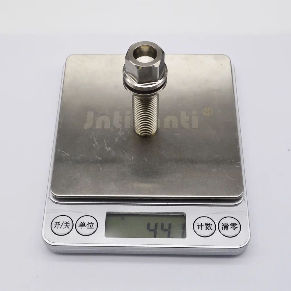 High performance silver color Gr.5 titanium lug bolts M14*1.5*37mm with 60 degree removable cone seat