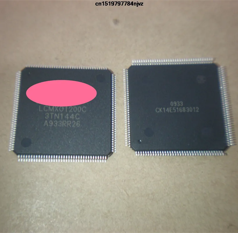

LCMXO1200C-3TN144C LCMXO1200C QFP 1PCS