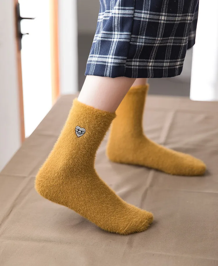 Зимние женские утепленные носки из ангорской шерсти с вышивкой в виде сердца и поросенка, мягкие пушистые теплые носки для женщин, подарки для девочек