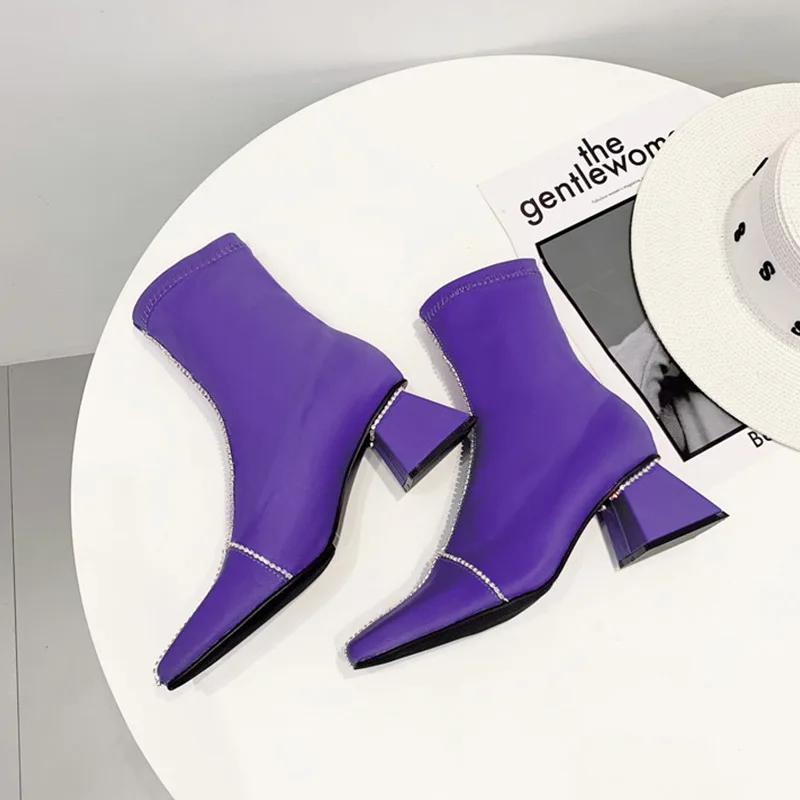 MONMOIRA с необычным каблуком; стелька из эластичной ткани сапоги Для женщин роскошные стразы женские ботильоны Винтаж квадратный носок зимние сапоги - Цвет: purple