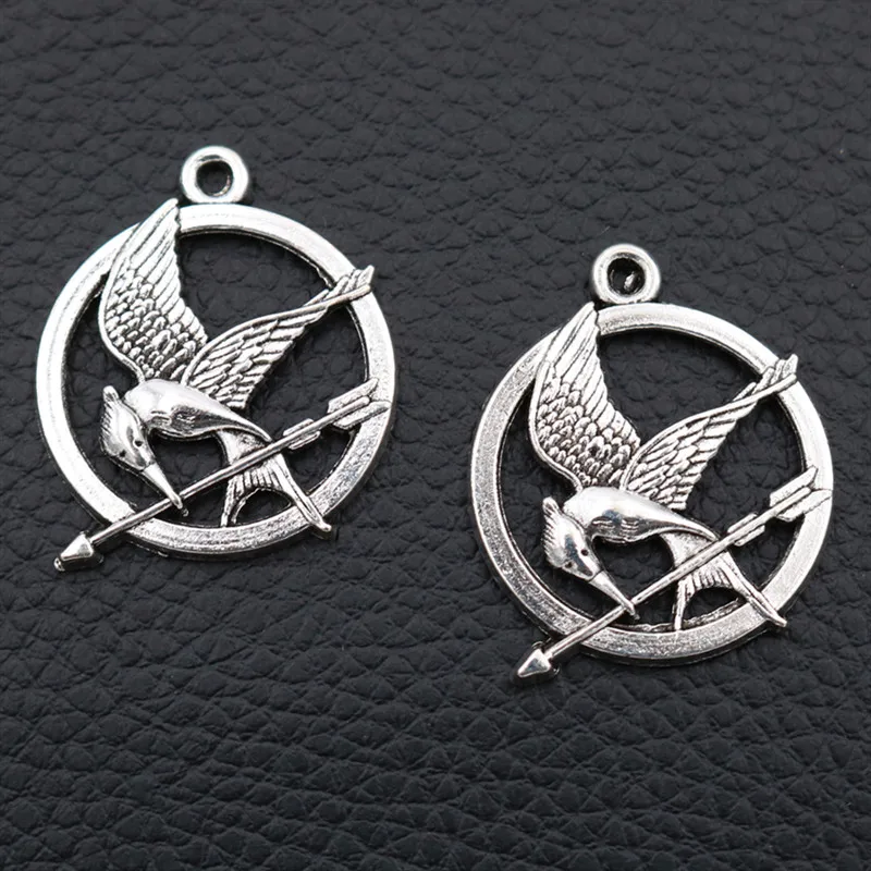 

6pcs - Antique Silver Hunger Game Mocking Jay Charm, Circle Bird Arrow Pendant, Hunger Game Funs, Mocking Jay Pendants, 25x30mm