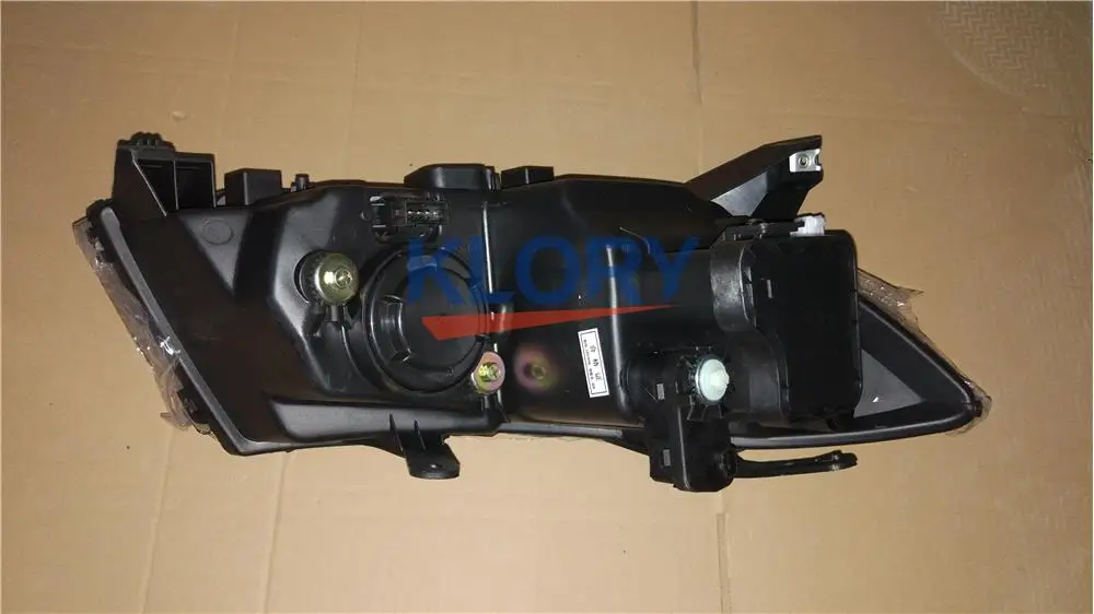 Передний комбинированный светильник в сборе для моделей livan 620 OEM:B4121100 B4121200 |