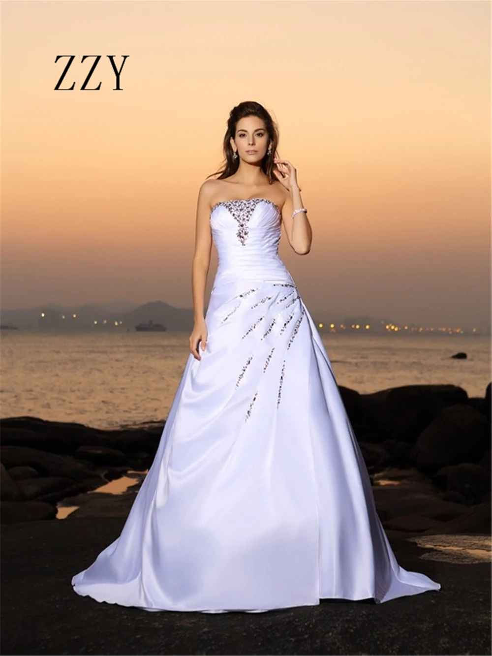 

Vintage White Strapless Ruffles Ball Gown Satin Custom-Made Beading Wedding Dresses With Appliques Vestido de Bridal Gowns 2019