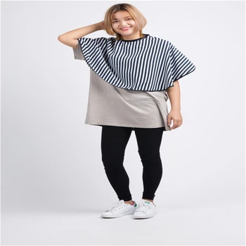 

Barber Hairdressing Cape Haircut Black And White Striped Shawl Fashion Folding Cutting Cape For Haircut Accessories