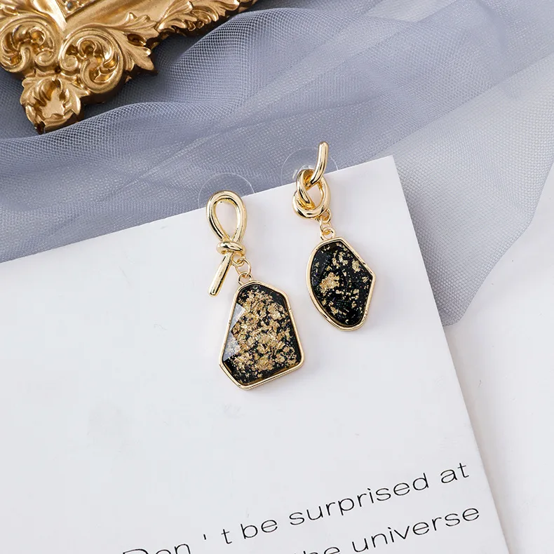 Корейские 2020 НОВЫЕ геометрические асимметричные серьги капли из смолы с узлом