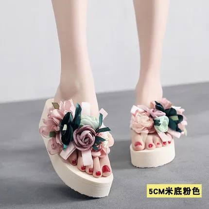 5cm-heel-beige Новинка года; женские шлепанцы; Вьетнамки; женские сандалии; женская пляжная обувь с цветком; модная Уличная обувь на плоской подошве; шлепанцы с цветочным узором на высоком каблуке 5 см - Цвет: 5cm-heel-beige