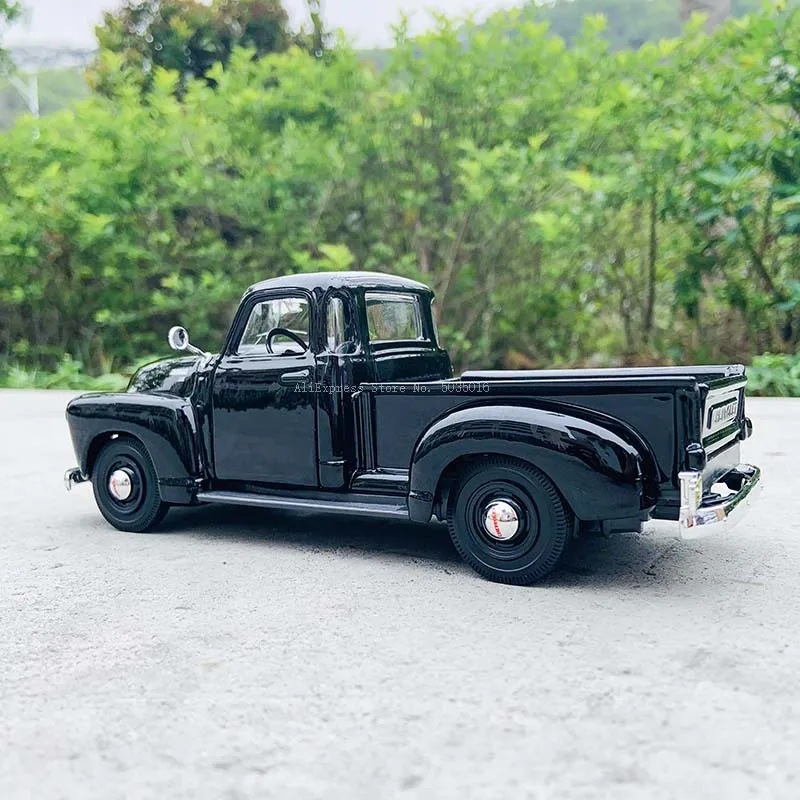 Maisto 1:25 1950 Chevrolet 3100  Pickup black simulation alloy car model crafts decoration collection toy tools gift