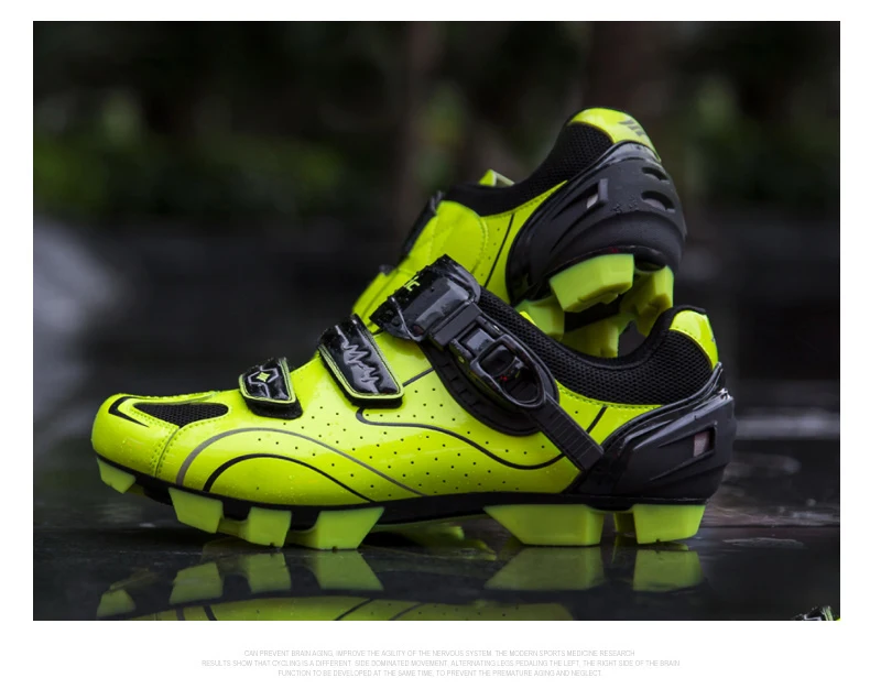 Santic MTB Cycling Shoes Men Pro Racing Mountain Bike Shoes PU & Nylon Breathable Auto-lock Bicycle Shoes Zapatillas Ciclismo