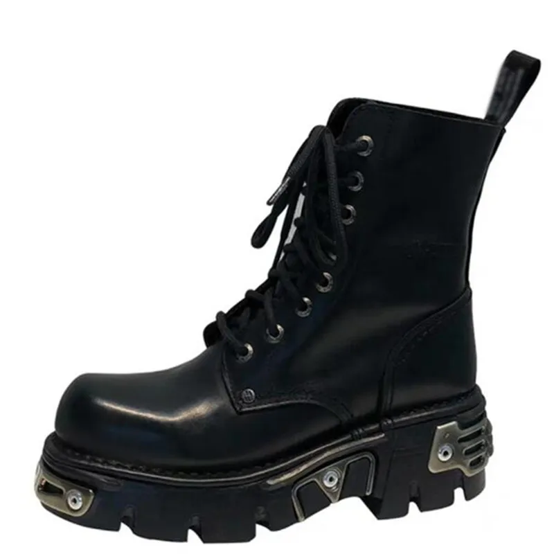 Зимние ботильоны ботинки в стиле милитари полусапожки с металлическим декором обувь на платформе со шнуровкой Женская обувь на высоком каблуке с массивной подошвой