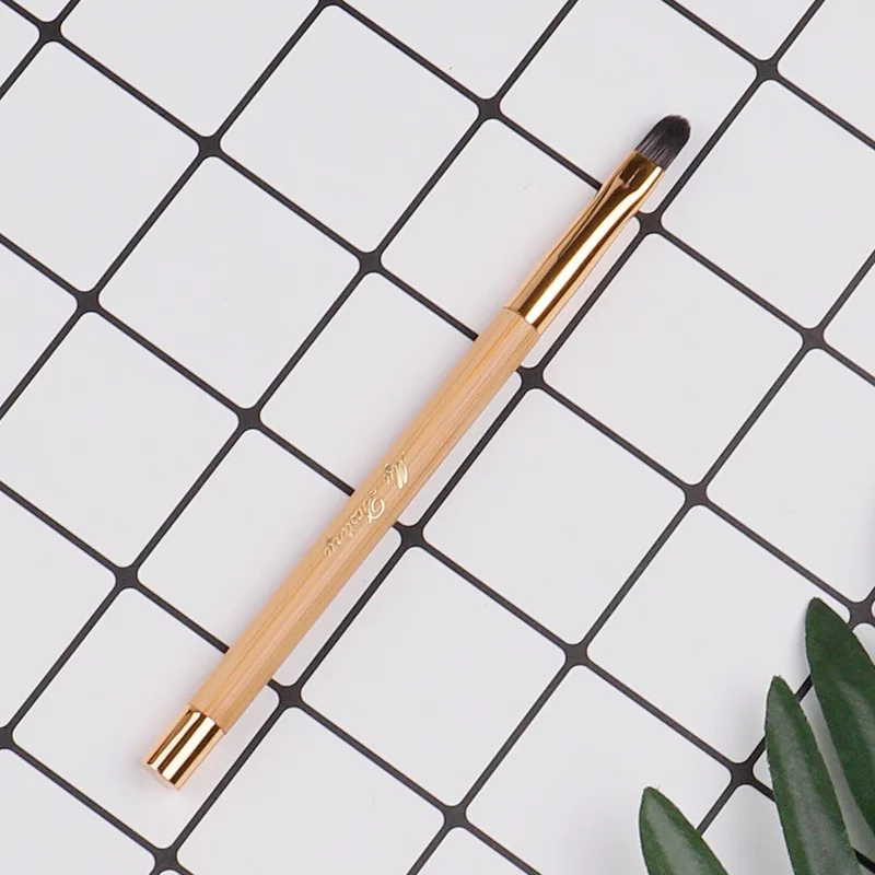 

Bamboo Handle Magnet series Cover brush Cover Spots Synthetic Hair High Quelity Professional Beginner Trumpet Concealer tool