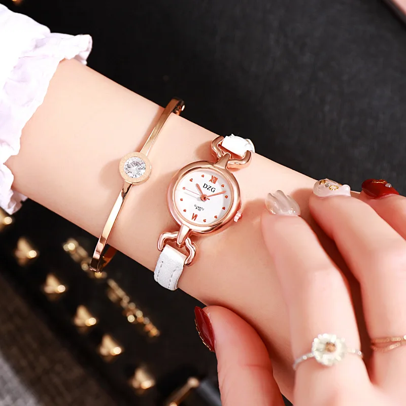 Trendy Fashion Ladies Watch Simple Casual Atmospheric Student Watch Fashion Small Dial Belt Quartz Watch