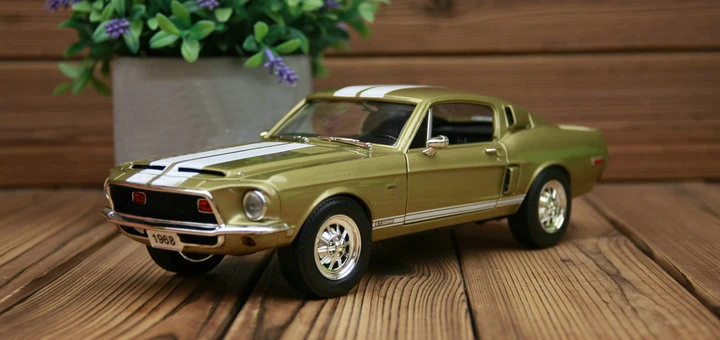 Изысканная 1:18 1968 500kr винтажная модель автомобиля из сплава Коллекционная модель двери можно открыть