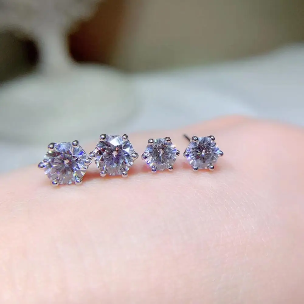 Kkmall Store Круглый Муассанит с одной зерной 1.00ct Алмазный тест прошел Moissanite серебряные серьги-гвоздики