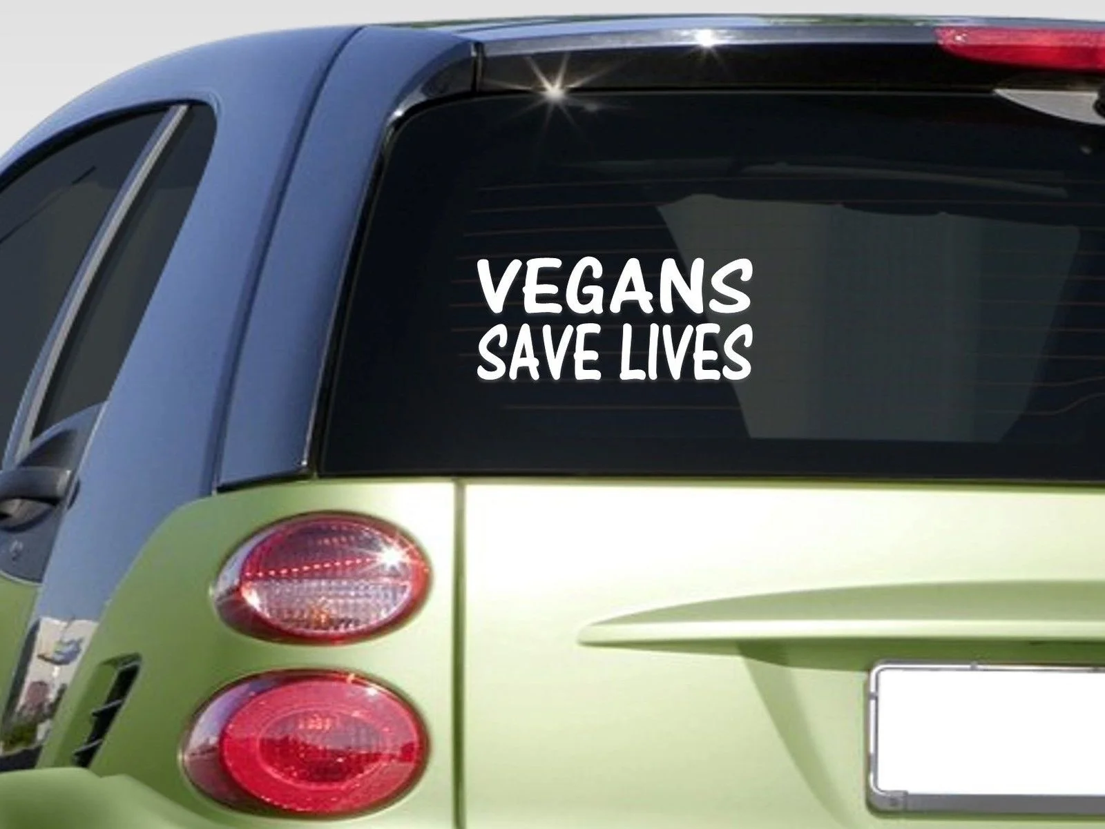 Vegans save lives " стикер наклейка вегетарианский рецепт диета meatless vegans стикер на окно
