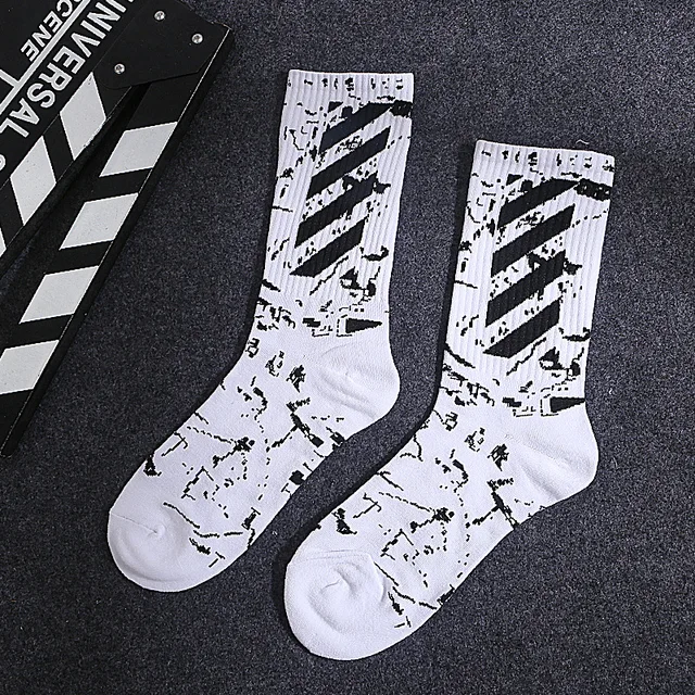 2 Pairs Trendy Socks Men Street Hip-Hop Style Middle Tube Socks Breathable Skateboard Sports Long Tube Basketball Socks N20001-2P-baisiwen