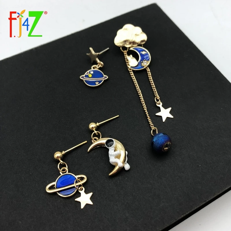 

F.J4Z Blue Planet Moon Earrings for Women Lovely Spaceman on the Moon Statement Earrings Girls Jewelry Gifts Anti-allergy