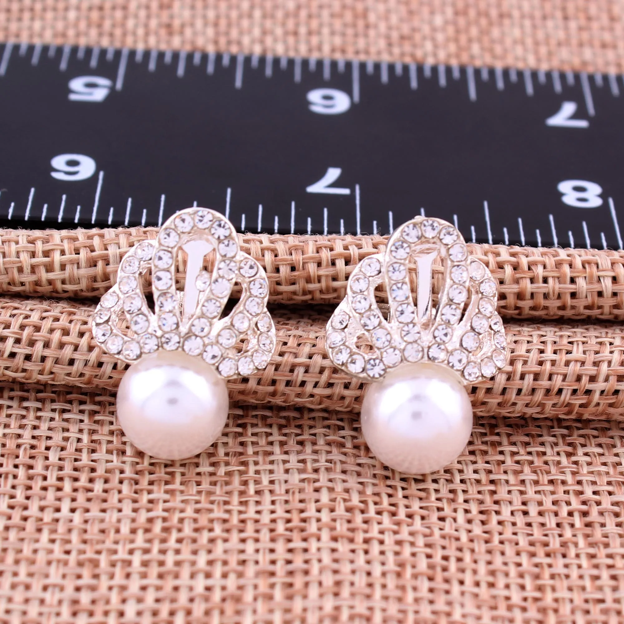 Fashion Jewelry Simulated Pearl Rhinestone Clip on Earrings Non Piercing for No Hole Ear Women