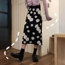 Трикотажная юбка средней длины с разрезом на спине