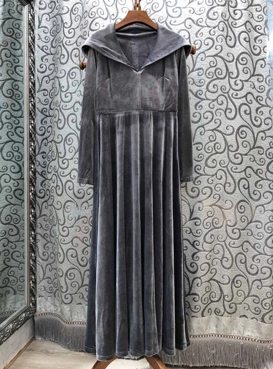 

2019 Early Autumn New Female Neck Cap Decorated Pure Pleated Long Sleeve Velvet Dress 731