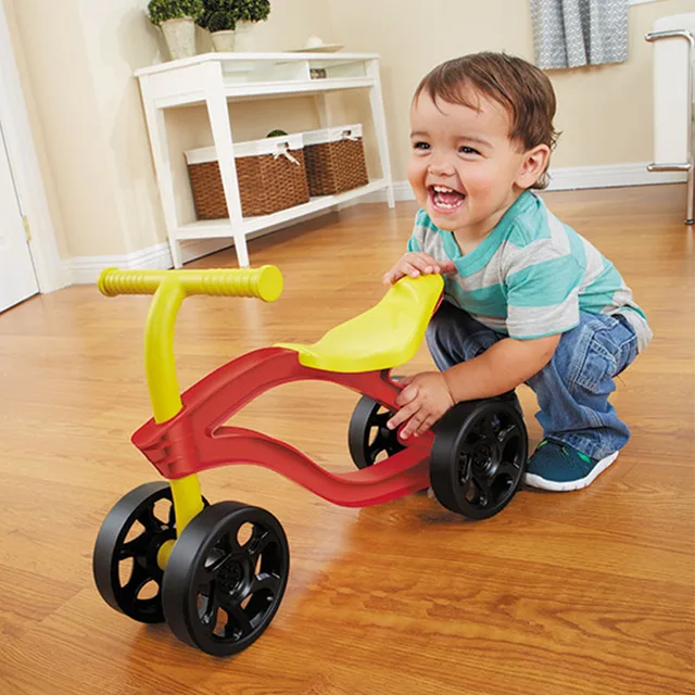 Scooter Infantil de 4 Rodas: A Maneira Perfeita de Promover o Equilíbrio e a Coordenação Motoras 2 Scooter Infantil de 4 Rodas para Equilíbrio e Coordenação