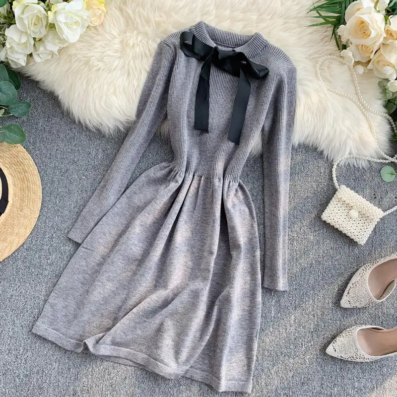 Женское трикотажное платье ALPHALMODA с длинным рукавом и бабочкой Стройное в стиле