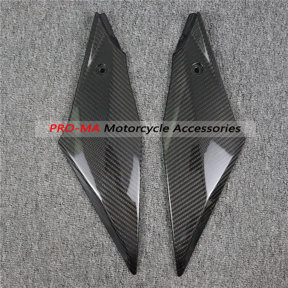 

Motorcycle Under Tank Panels in Carbon Fiber for Yamaha R1 2015+ Twill Glossy Weave