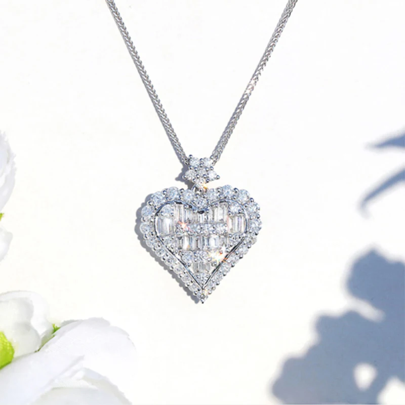 Huitan New Design of Heart Crystal Zircon Stone Pendent Necklace Shiny Love Heart Star Valentines Gift Wedding Female Jewelry
