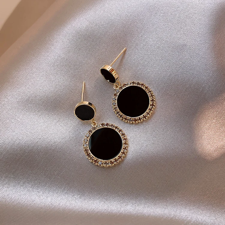 Round rhinestone earrings 2021 new black fashion Korean personality temperament wild simple earrings ladies jewelry