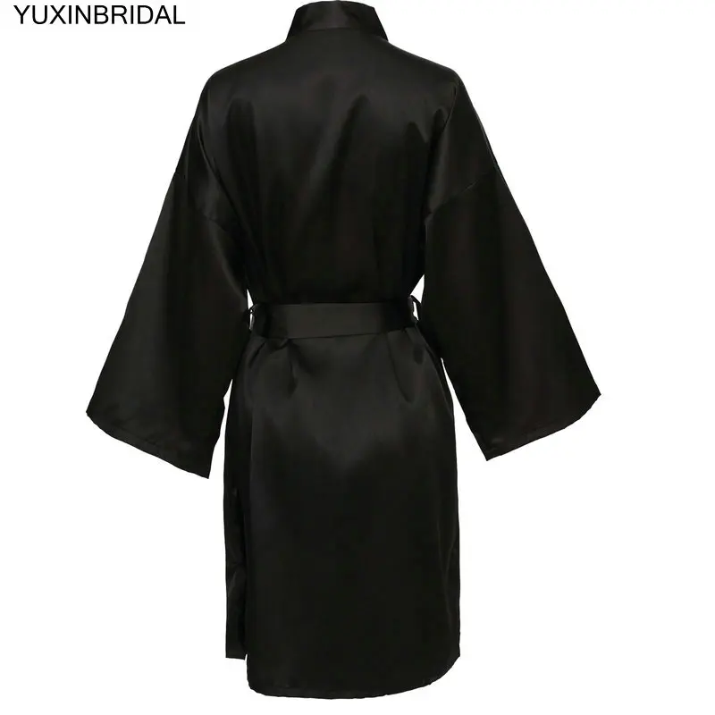 YUXNBRIDAL Атласный халат для невесты, Свадебный банный халат, одежда для невесты, Свадебный Однотонный женский халат до колена - Цвет: Black
