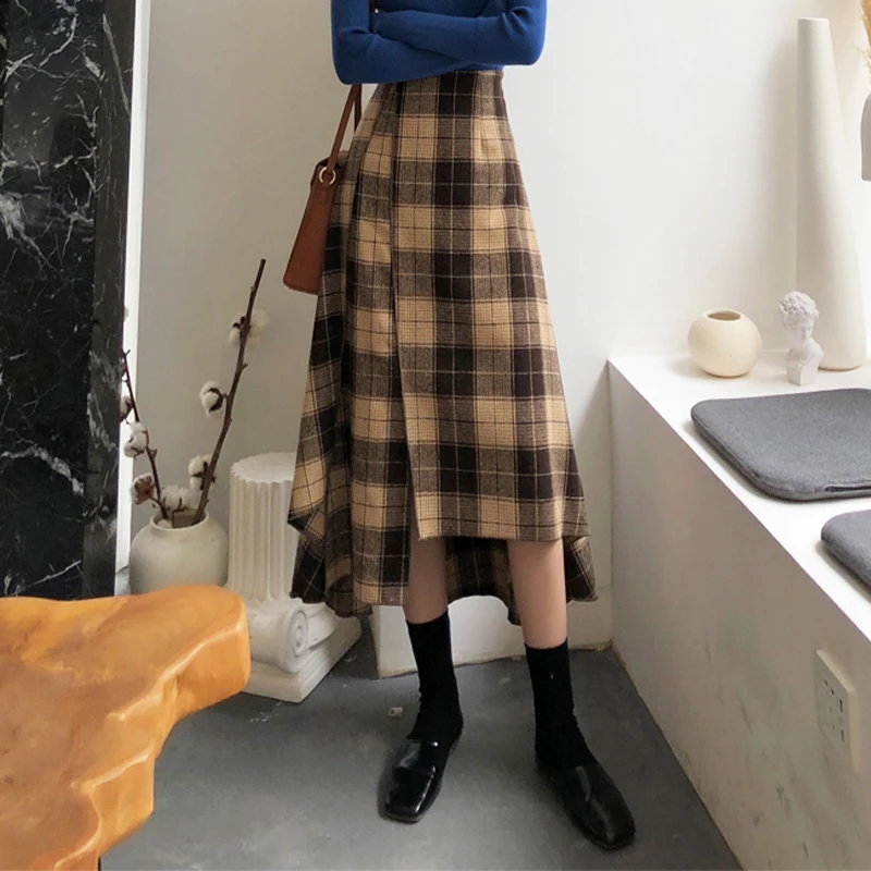

2021 Autumn Women Vintage Chic Plaid Skirts Winter High Waist Split Irregular Hem Female Woolen Skirts Loose A-line Skirts