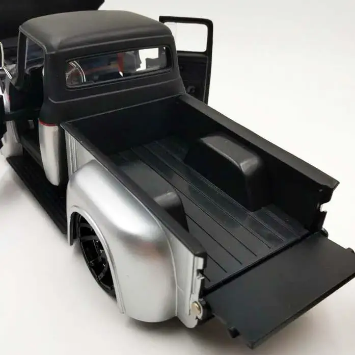 1:24 Ford F100 сплав пикап классический автомобиль, съемные шины, раздвижные функциональные игрушки