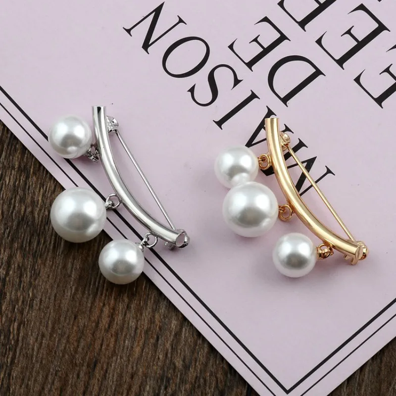 1 PC Classic Simple Pearl Brooches Golden Fixed Straps Anti Slip Pin Women Jewelry Accessories Cardigan Wearing Enamel Pins | Украшения и