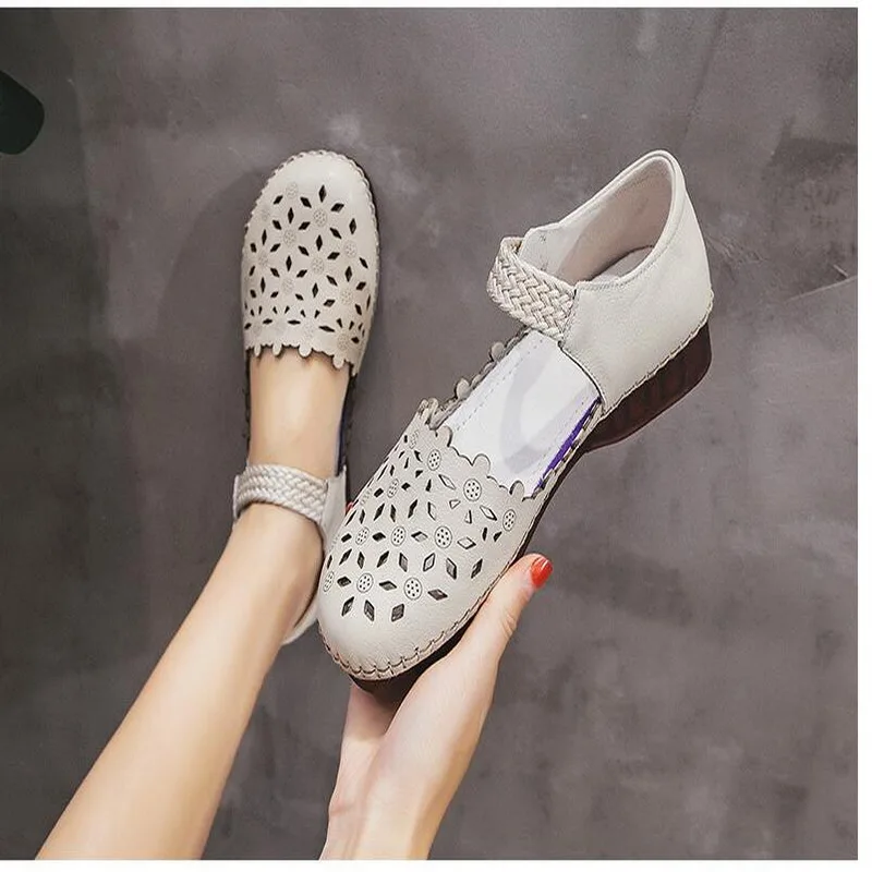 2020 New Womens Roman Hook&Loop Flat Sandals Closed Toe Summer Cowhide Gladiator Sandals Hollow Out Flats Female Shoes