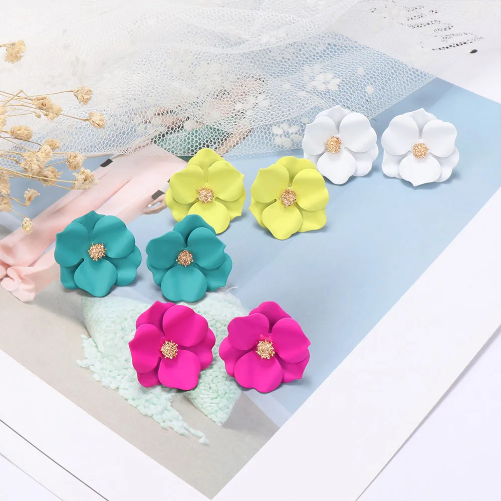 

Korean Style Cute Flower Stud Earrings For Women New Fashion Sweet Earrings