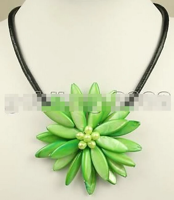 1004+Natural Green Pearl and Shell Flower Pendant Hand Weave Necklace