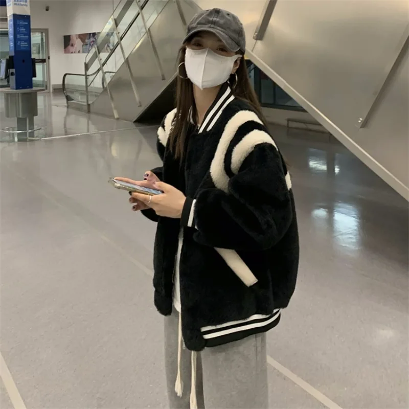 

Autumn and winter new Korean loose and thin imitation lamb wool thickened coat women's small warm coat student