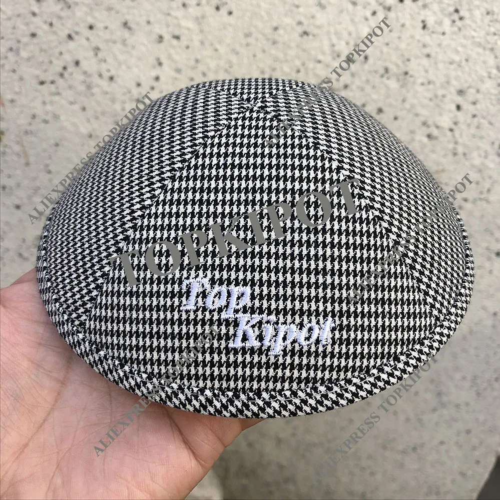 Особый стиль LIBERTY KIPPA с белой вышивкой TOPKIPOT