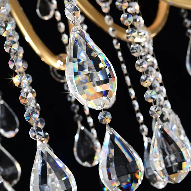 Рисунок 5 - Современные большие люстры для фойе