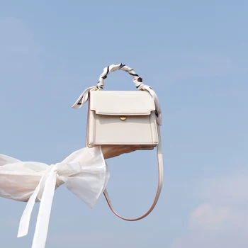 

Niche texture leather scarves handbag bag women's new 2019 summer wild one-shoulder messenger small square bag