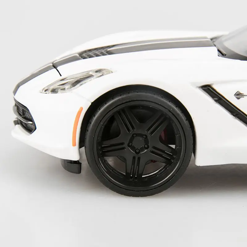 Изысканный подарок 1:24 Chevrolet Corvette трансформер спортивный автомобиль сплав модель, моделирование литья коллекции